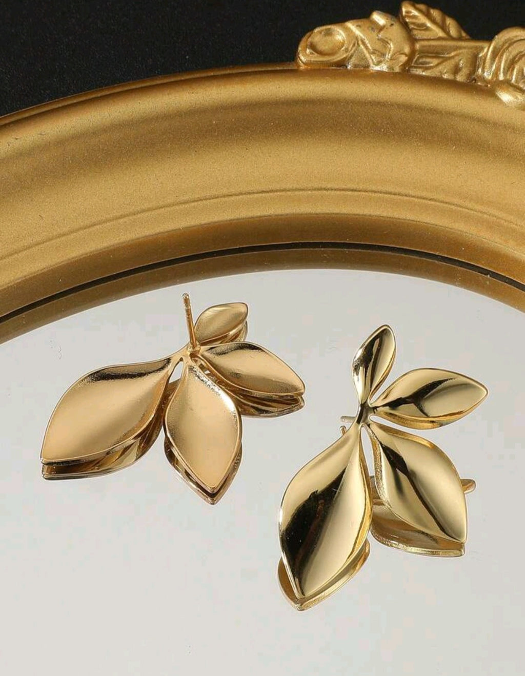 Zarcillos de hoja Dorado