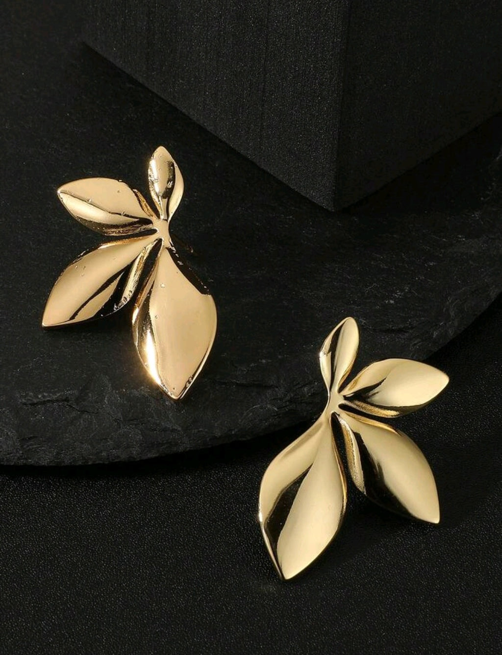 Zarcillos de hoja Dorado