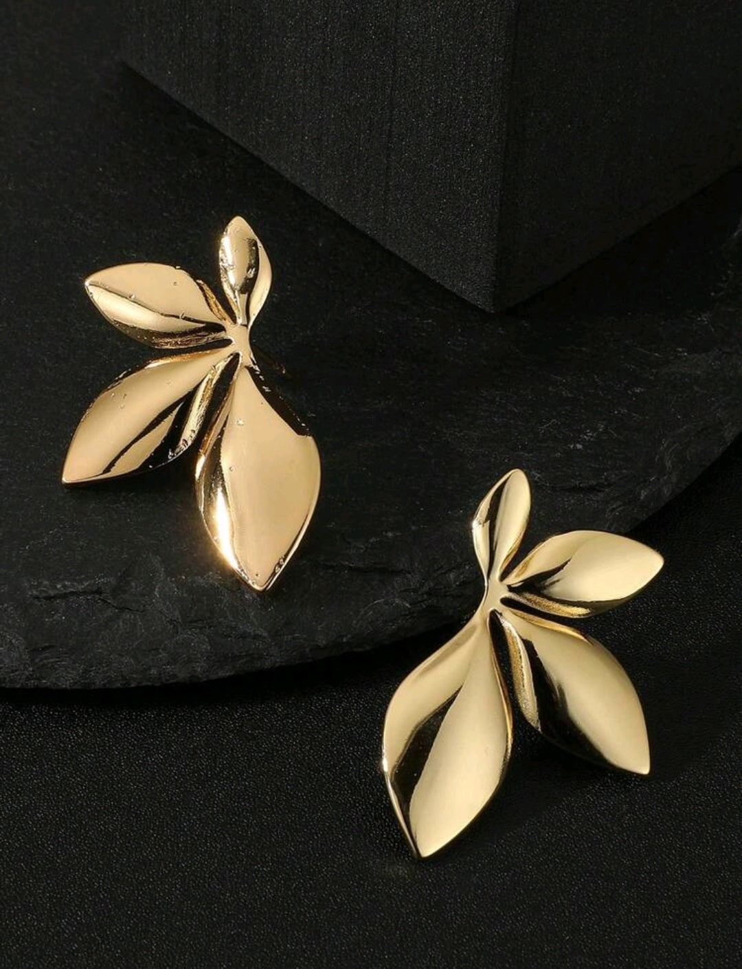 Zarcillos de hoja Dorado